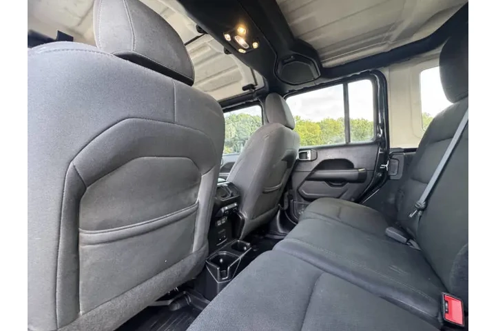 $21999 : 2019 Wrangler Unlimited Sahara image 10