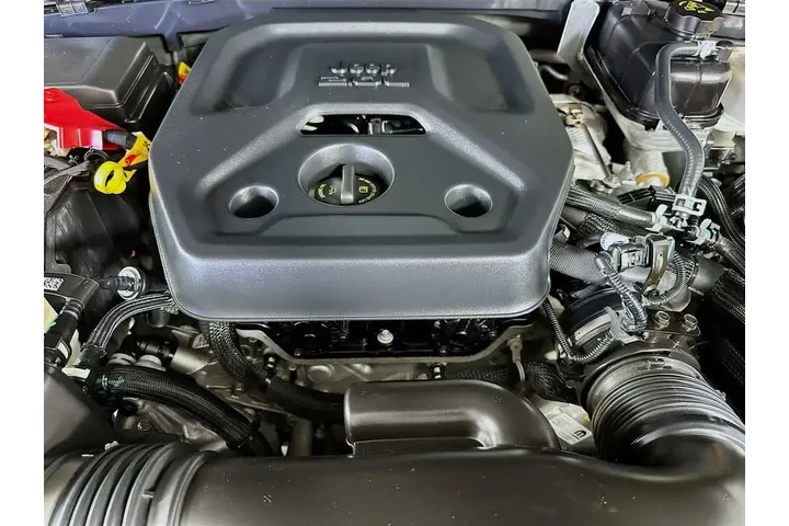 $28929 : Jeep Wrangler 2023 4x4 Sahar image 9