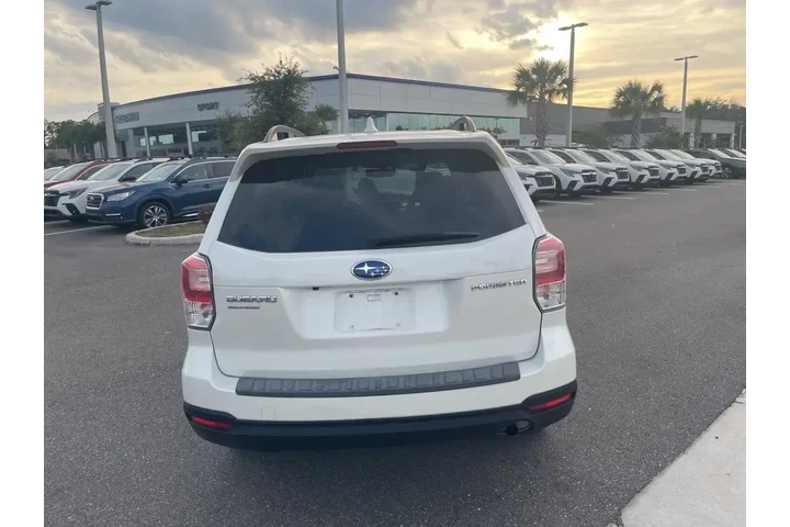 $16252 : Subaru Forester 2018 AWD 2.5 image 6