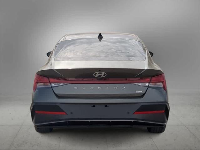 $29660 : New 2024 Hyundai ELANTRA HYBR image 5