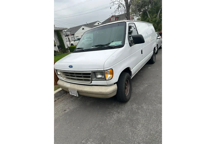 $6000 : Vendo van en buen estado image 4