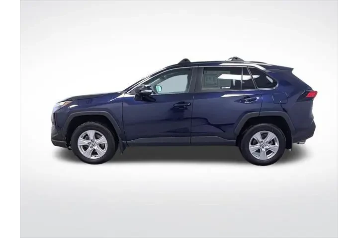 $30795 : Toyota RAV4 2023 AWD XLE 4dr image 10