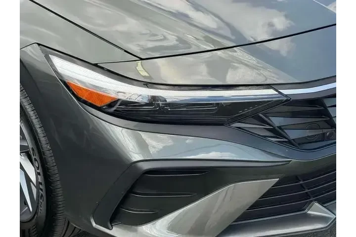 $18998 : Hyundai ELANTRA 2024 SEL 4dr image 8