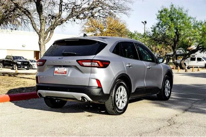 $16025 : Ford Escape 2023 Active 4dr image 5