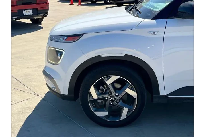 $15886 : Hyundai VENUE 2023 Limited 4 image 8