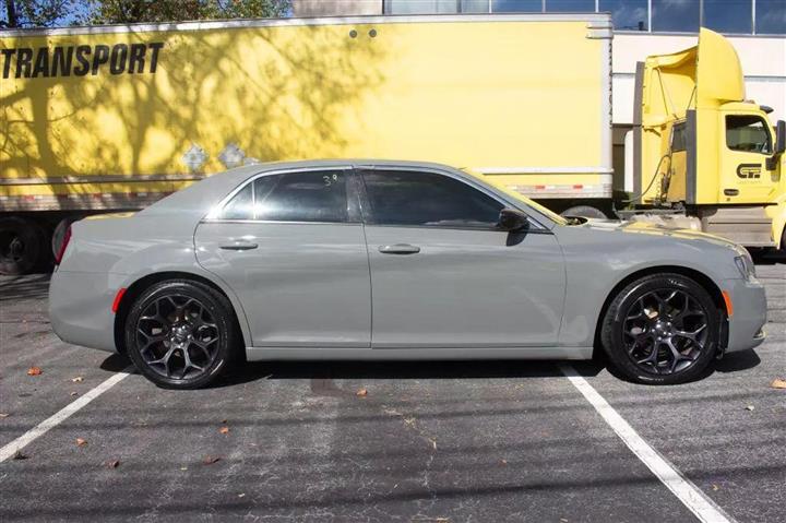 $17900 : 2019 CHRYSLER 3002019 CHRYSLE image 4