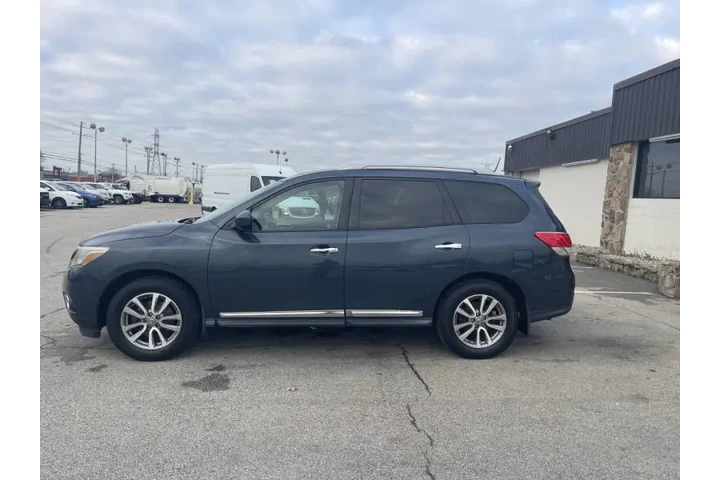$6850 : 2014 Pathfinder SL image 6