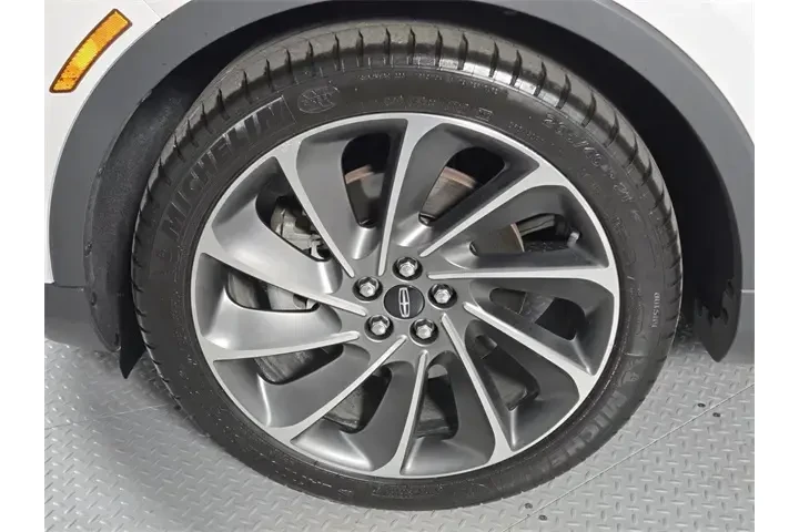 $22555 : Lincoln Nautilus 2019 AWD Re image 10