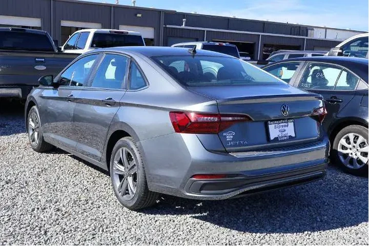 $17859 : Volkswagen Jetta 2023 SE 4dr image 4