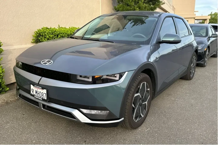 $26990 : Hyundai IONIQ 5 2024 SEL 4dr image 2