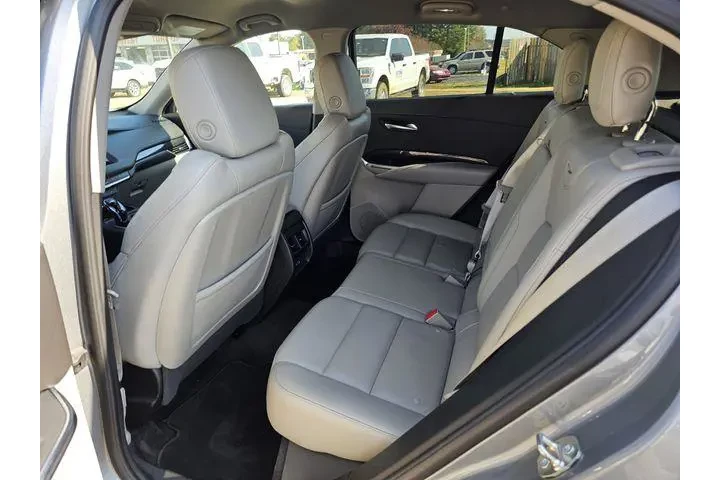 $22300 : Cadillac XT4 2023 Premium Lu image 5