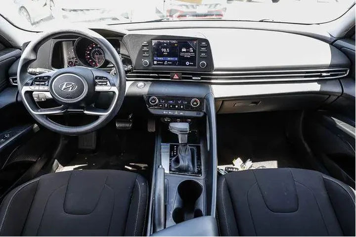 $18699 : Hyundai ELANTRA 2023 SEL 4dr image 3