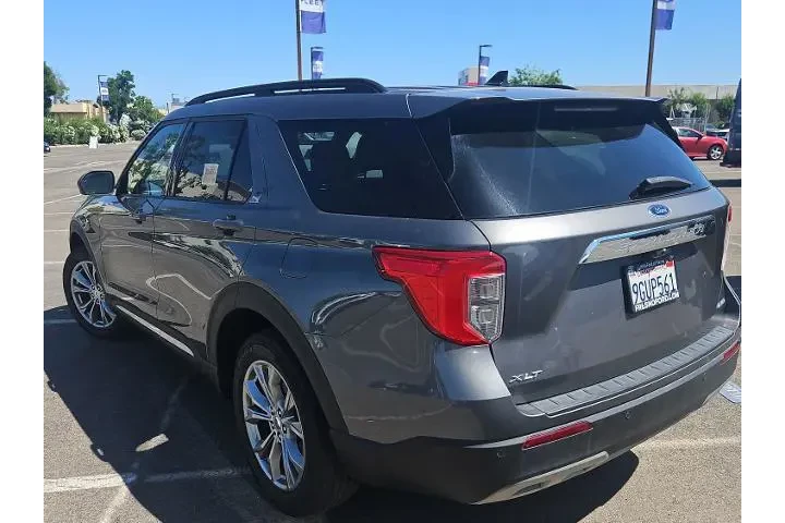 $27500 : Ford Explorer 2023 AWD XLT 4 image 8