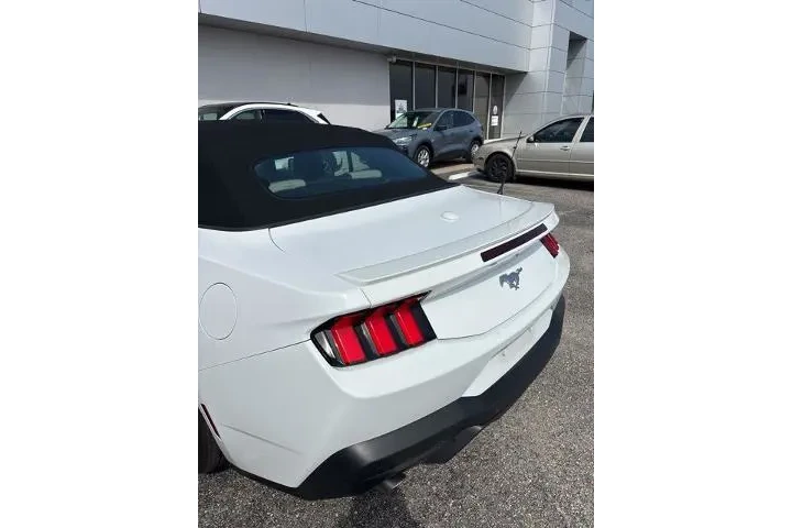 $29300 : Ford Mustang 2024 EcoBoost P image 7