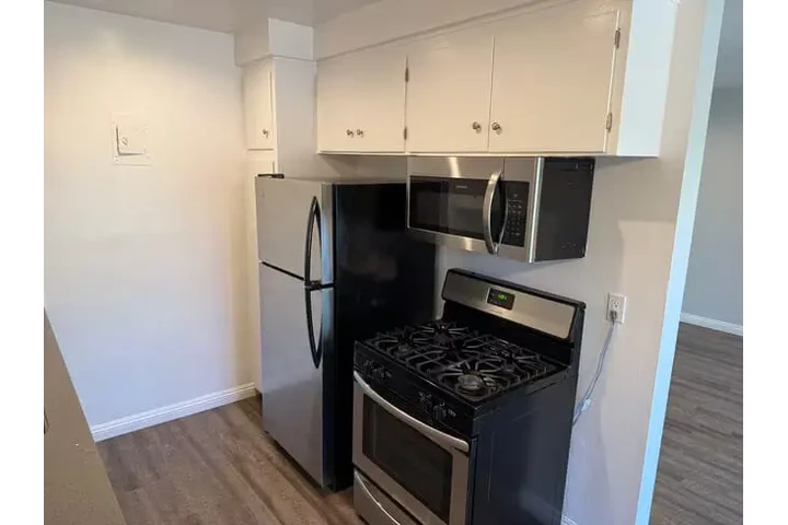 $1100 : Moderno Apto en Los Ángeles image 3