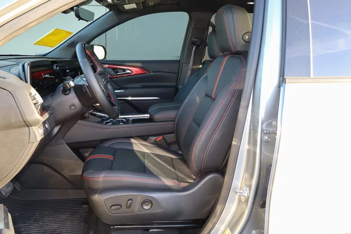 $47688 : 2025 Traverse FWD 4dr RS w/1RS image 7