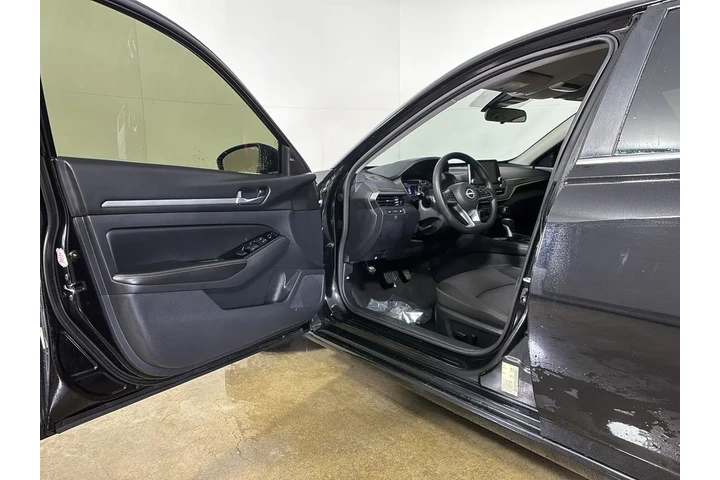 $18994 : 2023 Altima 2.5 SV image 2