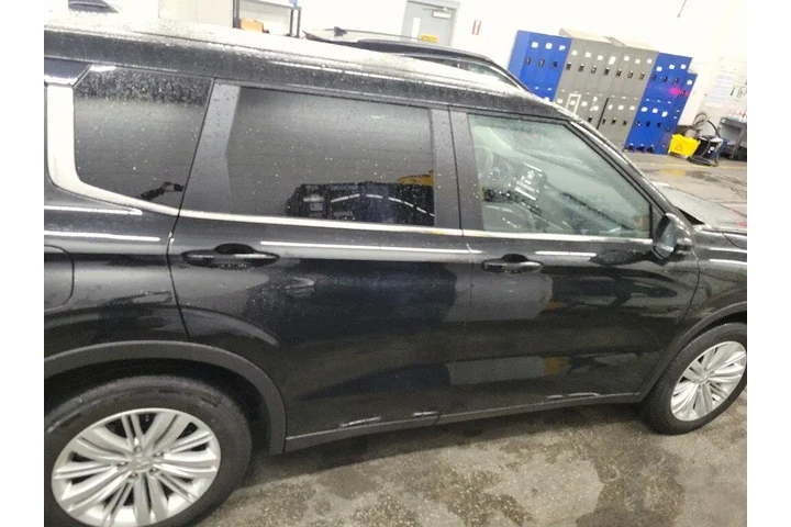 $23998 : Mitsubishi Outlander 2024 ES image 4