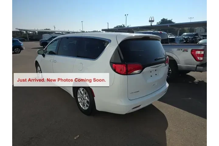 $13900 : Chrysler Voyager 2022 LX 4dr image 4