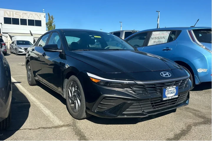 $18490 : Hyundai ELANTRA 2024 SEL 4dr image 2