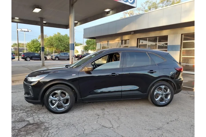 $27942 : Ford Escape 2025 ST-Line 4dr image 5