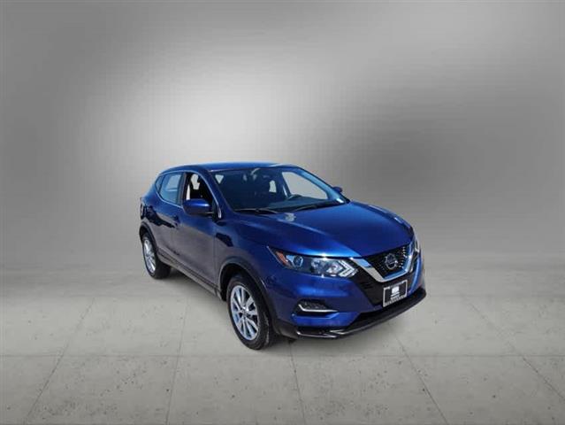 $17490 : Pre-Owned 2021 Nissan Rogue S image 2