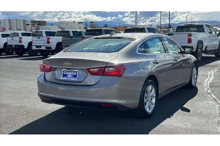 $21984 : Chevrolet Malibu 2024 LT 4dr image 5