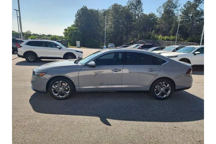 $27979 : Honda Accord Hybrid 2024 EX- image 7