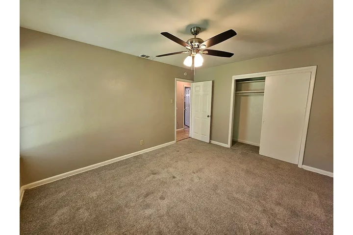 $700 : Beautiful Home...Dallas, TX image 3