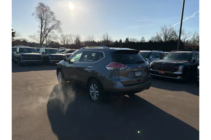 $14000 : Nissan Rogue 2016 AWD SV 4dr image 3