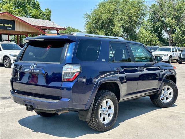 $17935 : 2015 4Runner SR5 Premium image 3