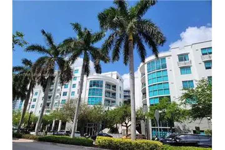 $3900 : Rental property with 1 bedro image 2