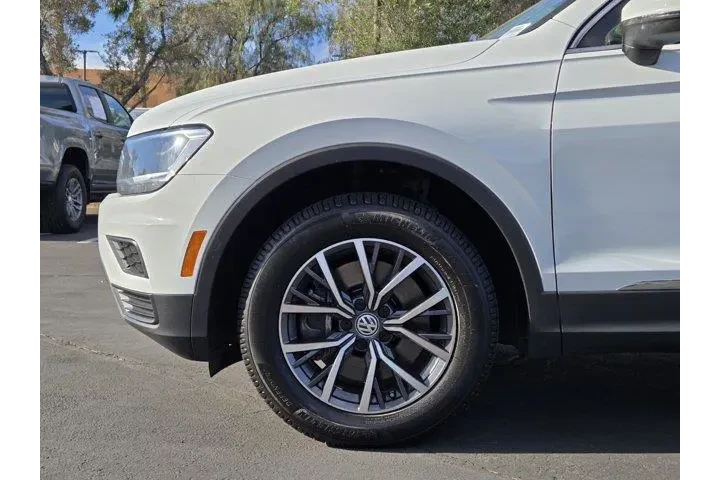 $15991 : Volkswagen Tiguan 2020 SE 4d image 9