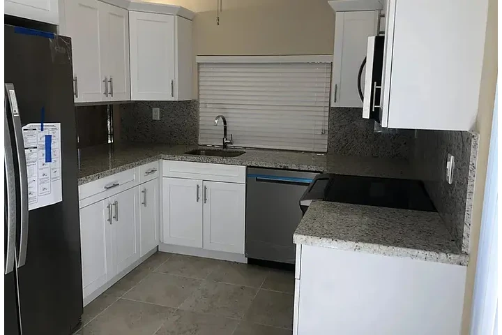 $1795 : HOME FOR RENT IN MAIMI FL image 2