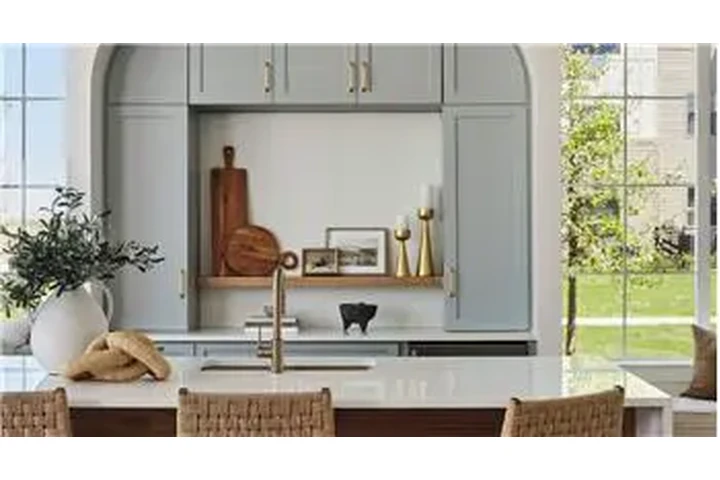 $2100 : Rental property with 2 bedro image 6