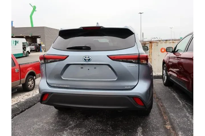 $31802 : Toyota Highlander Hybrid 202 image 8