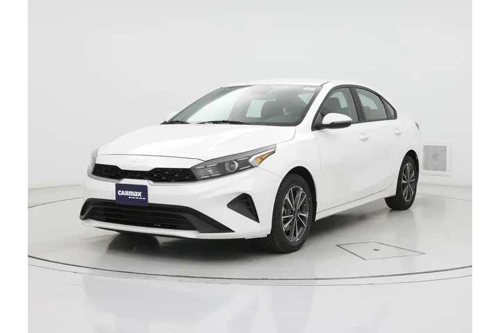 $17998 : Kia Forte 2023 LXS 4dr Sedan image 4