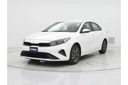 $17998 : Kia Forte 2023 LXS 4dr Sedan thumbnail
