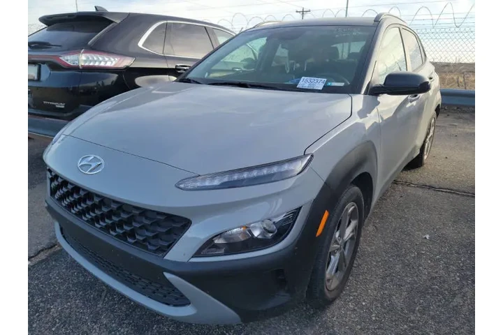 2023 Kona SEL image 4