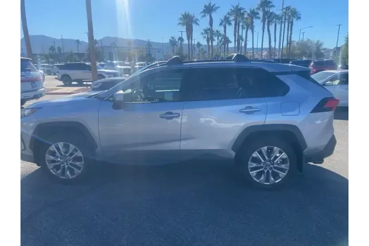 $32888 : Toyota RAV4 2025 XLE Premium image 8