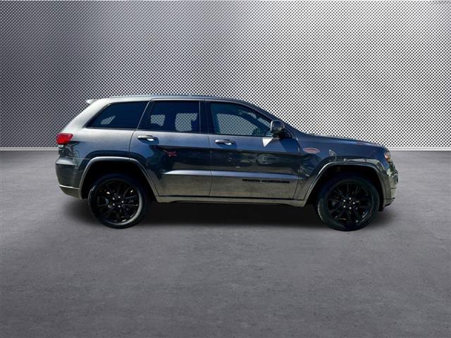 $25147 : 2018 Grand Cherokee Altitude image 9