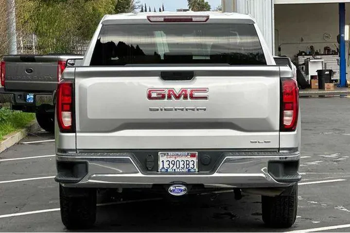 $29995 : GMC Sierra 1500 2020 4x2 SLE image 8