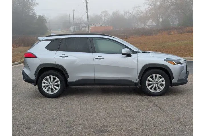 $25999 : Toyota Corolla Cross 2024 LE image 6