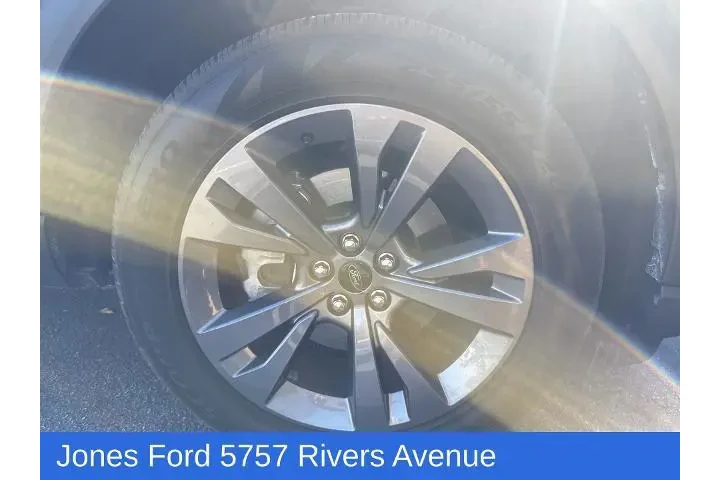 $29593 : Ford Explorer 2023 XLT 4dr S image 3