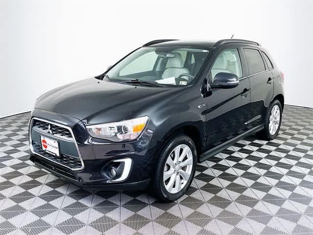 $8101 : PRE-OWNED 2015 MITSUBISHI OUT image 4