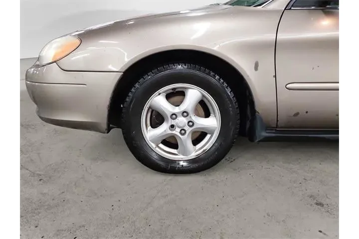 $3261 : Ford Taurus 2002 SE 4dr Wago image 10