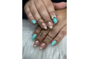 Diseños de Uñas con Estilo thumbnail