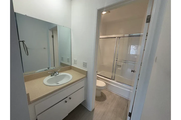 $1150 : Renta Depto 1Rec 1Baño + Park image 8