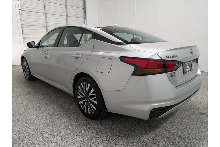 $21897 : Nissan Altima 2024 2.5 SV 4d image 6