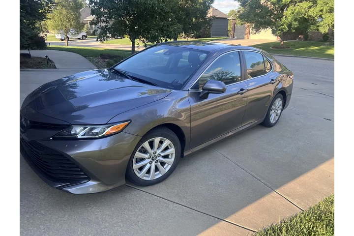 $11000 : 2019 Camry LE image 2